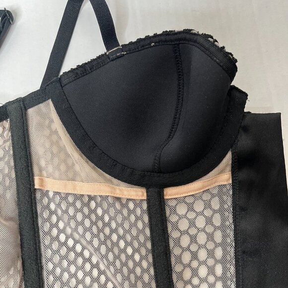 Victorias Secret Bustier Size 32B Black Nude Fishnet Very Sexy Lace Balconet Bra - Picture 9 of 9